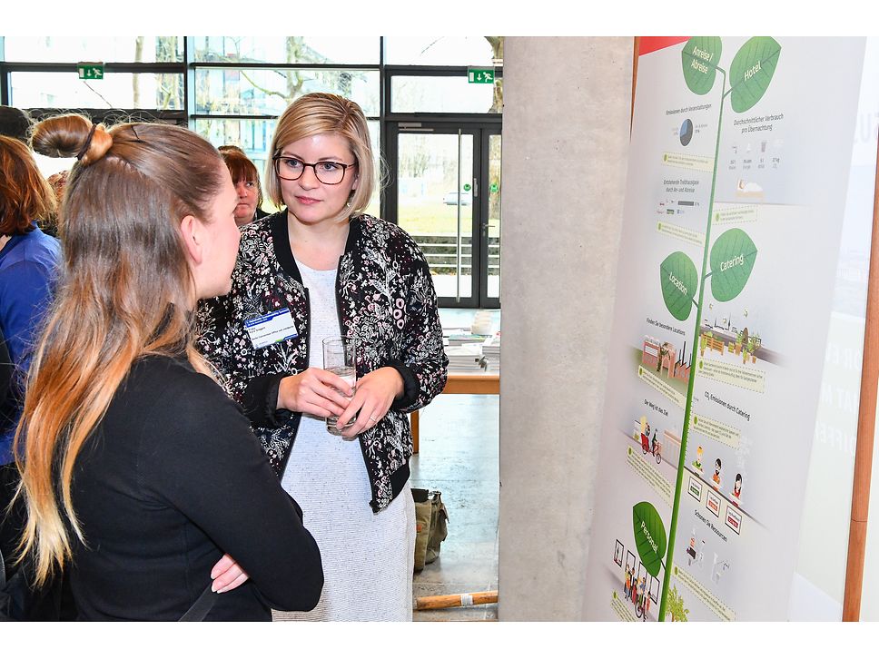 Wissensvermittlung auf dem Marktplatz beim Helmholtz Sustainability Summit