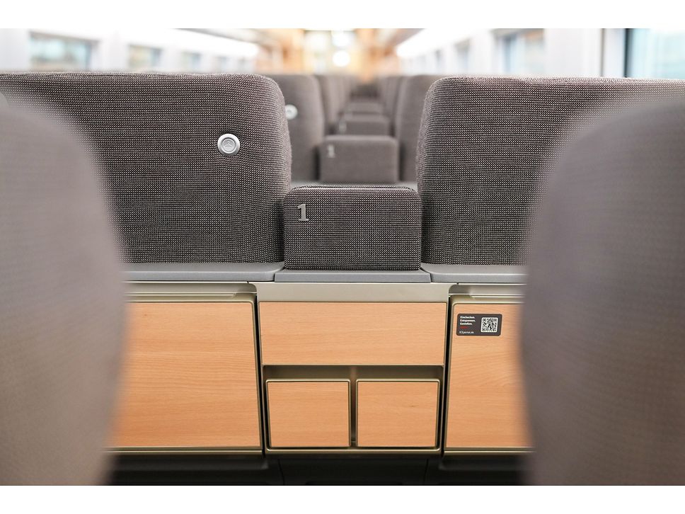 Neues ICE-Innendesign - 1. Klasse im ICE 3neo